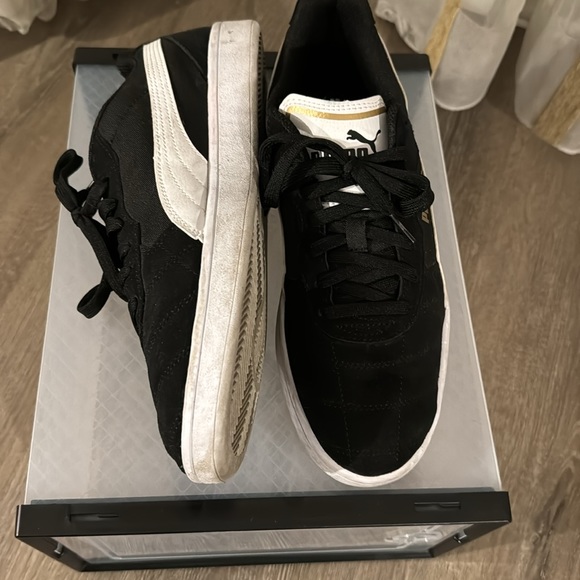 Puma. Size 9.5 . Lightly worn - Picture 5 of 5